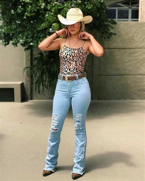 Pin By Juan Pena On Country Western Wear For Women Girls Ripped Jeans Sexy Cowgirl