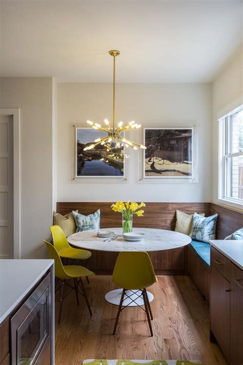 Breakfast nooks add such a charming element to any kitchen. Modern Breakfast Nook with Built-In Banquette | HGTV