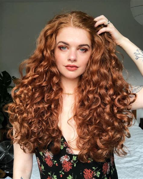 Top 12 Long Hairstyles For Oval Faces In 2021 Beautiful Curly Hair