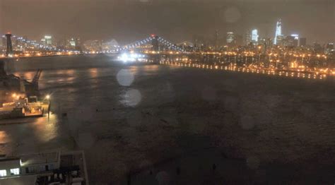 43 power outage memes ranked in order of popularity and relevancy. The Moment the Lights Went Out in New York — The Atlantic