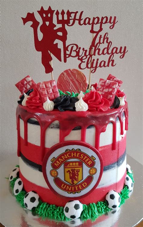 Create with a 3d football cake pan. Manchester united drip cake | Birthday drip cake, Drip ...