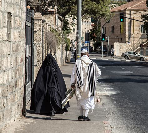 Exhibition In Jerusalem Challenges Perceptions Of Modestly Dressed