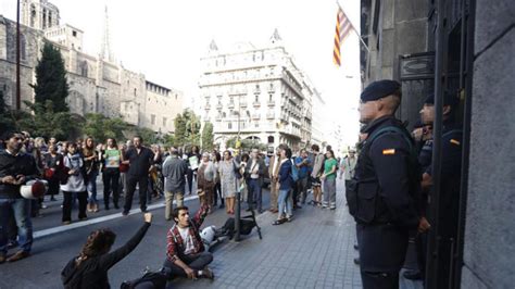 Police Move Against Catalan Gov’t Over Referendum Progressive Spain
