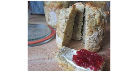 Man kann sie herrlich unkompliziert vorbereiten und portionieren. Kerniger Frühstücks- Kuchen im Weckglas von chilly. Ein ...