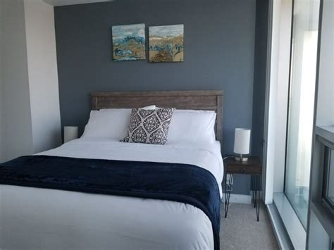 Live in the heart of downtown toronto at bay & bloor! Premium Suites » 1 Bedroom Apartment in the Heart of ...