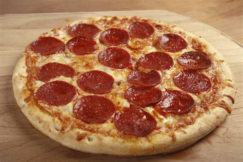 Large Pepperoni Pizza Calories
