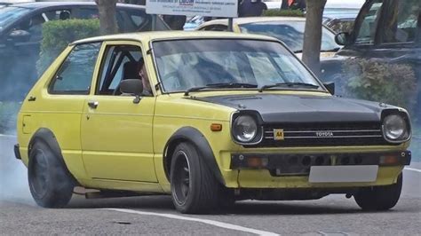 Toyota Starlet KP60 Burnout Leaving a Car Meet 
