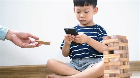 Tips Atasi Kecanduan Gadget Pada Anak Unair News