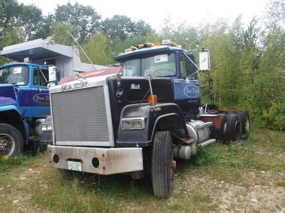 Ensure that master piston pushrods will engage with pocket located on top of note: 1986 MACK RWS700K SUPERLINER TRUCK TRACTOR, DIESEL ENG., MAN. TRANS., AIR BRAKES, JAKE BRAKE, PTO