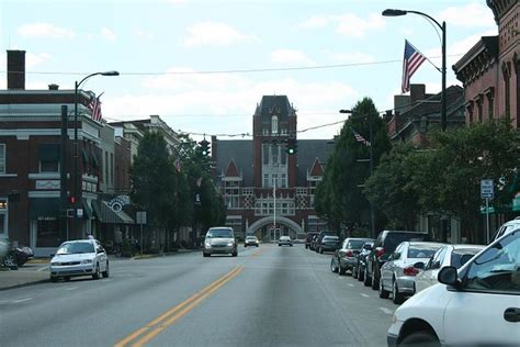 Downtown Bardstown Kentucky We Were There On A Sunday Mor Flickr