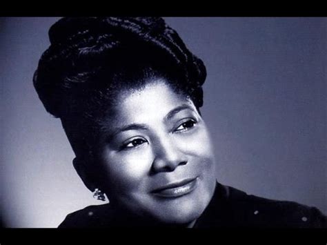Jackson circa 1962, photographed by carl van vechten. THE DEATH OF MAHALIA JACKSON - YouTube