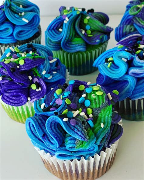 Blue Purple Green Cupcakes Red Birthday Cakes Green Cupcakes