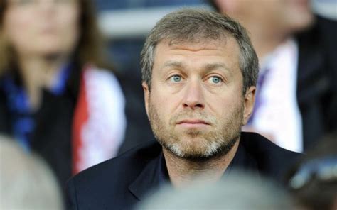Henüz üç gün öncesine kadar kimsenin tanımadığı rus işadamı, chelsea'yi satın aldıktan sonra kral oldu. Chelsea owner Roman Abramovich detained in the USA ...