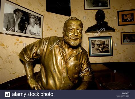 Myten ernest hemingway er ofte uløselig sammenfiltret med forfatterskapet i denne nye serien. Ernest Hemingway Statue Stockfotos und -bilder Kaufen - Alamy