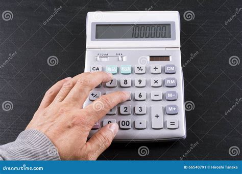 Berechnung Auf Taschenrechner Stockbild Bild Von Geschäft Tabelle 66540791