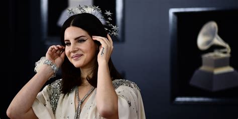 Melancholy Angel Lana Del Rey Legit Wore A Halo To The Grammys