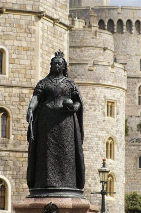 Queen Victorias Statue At Windsor Castle One Of My Favorite Spots We