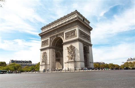 Arc De Triomphe Roumanie Vs France - L’Arc de Triomphe emballé par Christo en septembre - Le Parisien