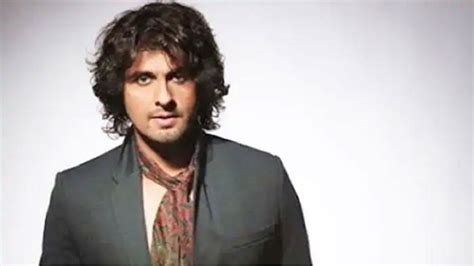 * akshay kumar family photos: Sonu Nigam got angry on media, video surfaced | सोनू निगम ...