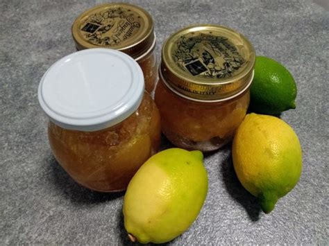 La marmellata di limoni è una delle mie preferite, fresca, non troppo zuccherata e con quel retrogusto pungente che la rende unica. Ricetta marmellata di limoni | Non sprecare