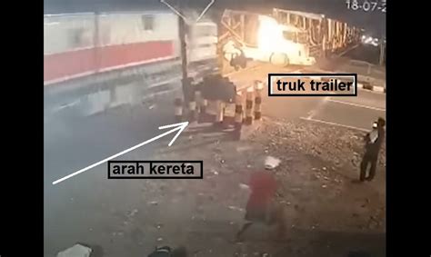 Ka Brantas Tabrak Truk Di Semarang Rabu Pagi Jalur Sudah Normal Kupas Merdeka