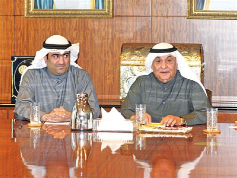 والشئون الاسلامية وزارة التجارة والصناعة وزارة التربية وزارة التعليم العالي وزارة الخارجية وزارة الداخلية وزارة الدفاع وزارة. الكويت: الصقر: فريق عمل مع وزارة التجارة لمواجهة "كوفيد 19 ...