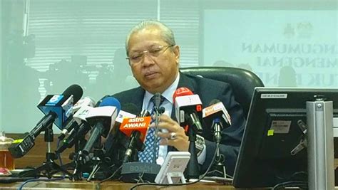 © provided by free malaysia today the viral picture of annuar musa allegedly flouting the mco at an event in cheras recently. Kerajaan PN bakal lebih kukuh - PN BBC PORTAL
