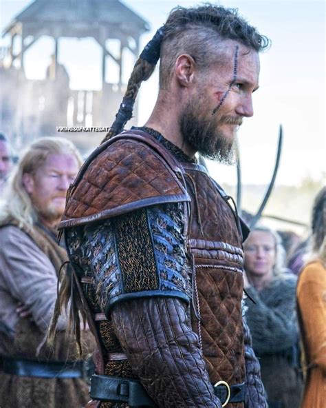Épinglé Par Vickie Bolan Sur Vikings Ragnar Vikings Bijoux Viking