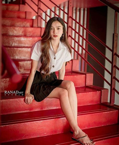 Pin By Angelgabriella On Thai Girls Beautiful Thai Women Beautiful Asian Girls University Girl