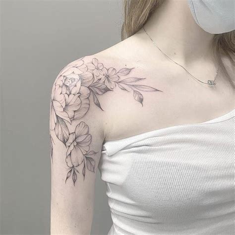 Details 91 Delicate Female Shoulder Tattoos Vn