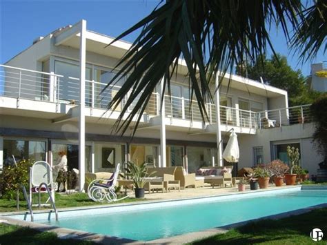 Encuentra y reserva alojamientos únicos en airbnb. Casa de alquiler de corta estancia en Sitges, Barcelona | Alquiler de vacaciones, Decoracion de ...