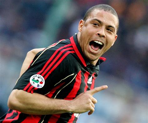 Calcio il napoli bloccato dal milan, l'inter per il secondo postola favola di musa juwara, diciottenne del gambia. 20 Fakta Ronaldo Luis Nazario de Lima - Ligalaga