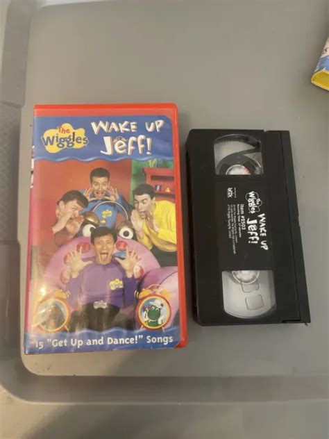 The Wiggles Wake Up Jeff Vhs Video Tape 15 Songs Red Hard Plastic Case