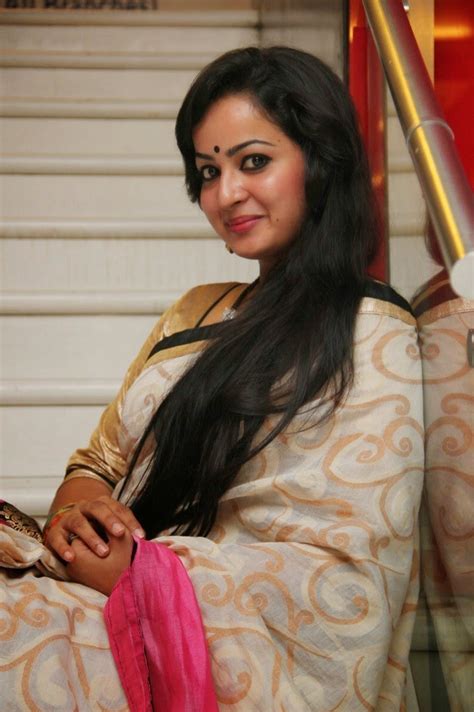 Actress Anusha Latest Gorgeous Stills In Saree Cine Gallery