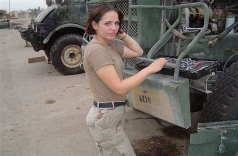 10 most attractive female armed forces in the world