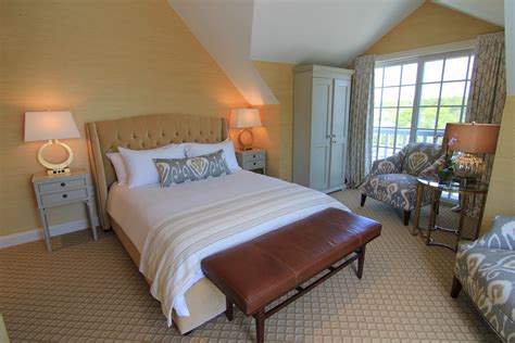Grand hotel room service is a convenient dining option available for breakfast from 7:30 am to 9:30 am, and for à la carte dining from 11:00 am to 10:00 pm. Luxury Guest Rooms | Grand Hotel in Kennebunk, Maine