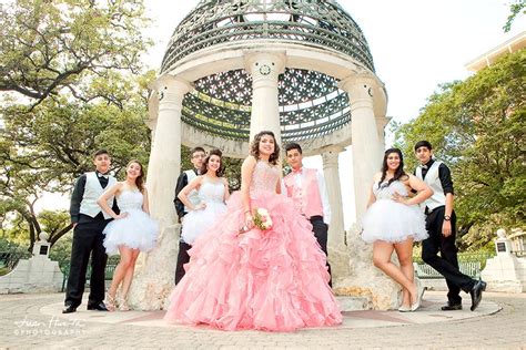 Quinceaneras Damas And Chambelanes Quinceaneras Photography By Juan