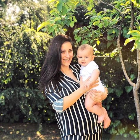 Ali atay news, gossip, photos of ali atay, biography, ali atay girlfriend list 2016. Hazal Kaya, oğlu Fikret Ali'nin yüzüne yapılan Ali Atay ...