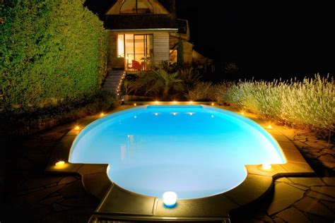 18 Swimming Pool Lighting Ideas - Pool Cleaning HQ | Swimming pool