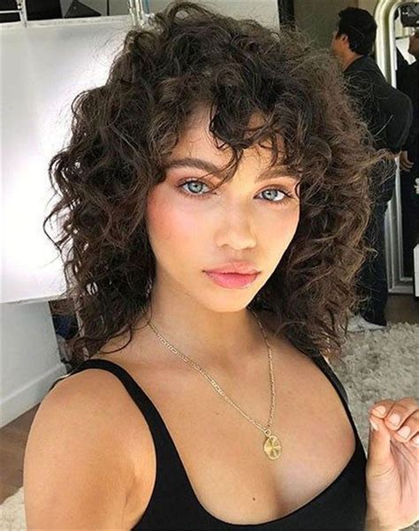 Chic Curly Hairstyles To Make You Look More Charming Short Curly Hairstyles For Women