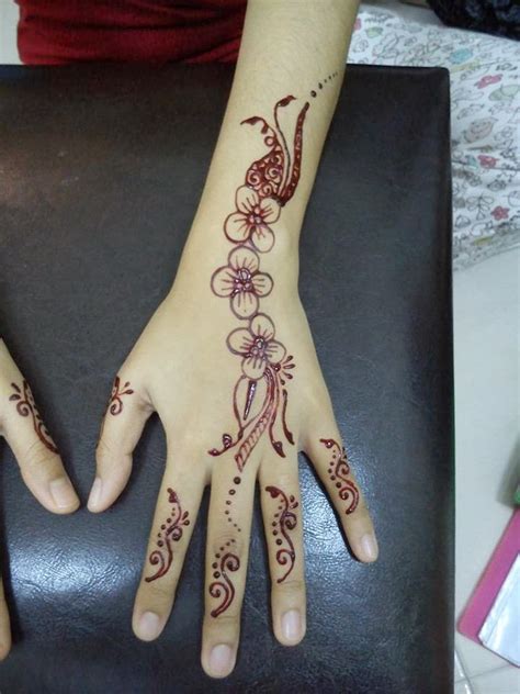 Corak inai apa yang anda katakan kepada inovasi.? Ikha Henna Artist - Inai tradisional VS moden: February 2014