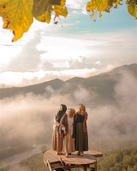 Bukit panguk kediwung jogja menawarkan kedindahan sunrise di atas awan. Bukit Panguk Kediwung, Spot Wisata Instagrammable Jogja ...