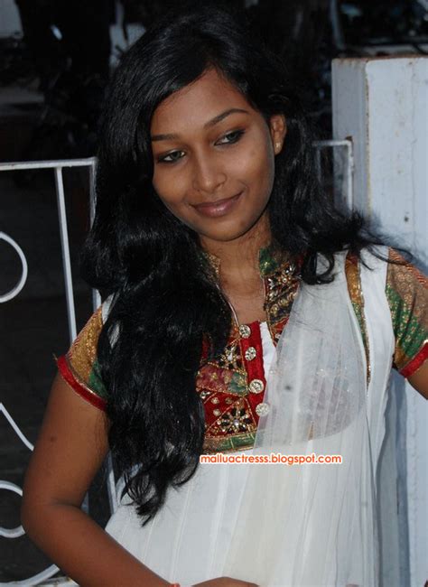 Malayalam Actress Tamil Actress Swetha Latest Photo Gallery