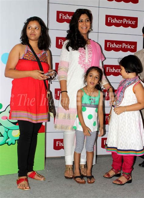 Sakshi Tanwar Celebrates Mothers Day With Her Onscreen Daughter Entertainment Gallery News