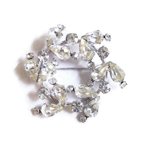 Vintage WEISS Signed Wreath Or Circle Brooch With Clear Rhinestones