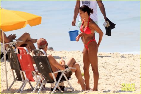 Black Swan Actor Vincent Cassel And Wife Tina Kunakey Bare Their Hot Bodies At The Beach Photo