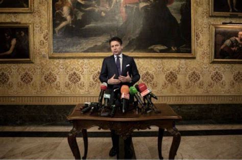 Eppure, anche se il decreto ministeriale è stato emesso tre giorni fa e mentre oggi si attende una circolare interpretativa del ministero dell'interno molti sono ancora i lati oscuri del. Nuovo DPCM, stretta finale: il Governo si prepara ad affrontare le festività