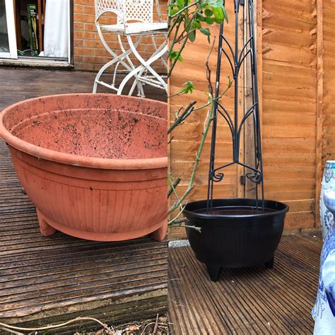 The upcycled plastic paint container was given a moroccan theme to match the artwork on the wall if using a printed out design, rub the back with a soft pencil, stick over the pot and use a pen to transfer. Plastic pot make over with left over Hammerite black spray ...