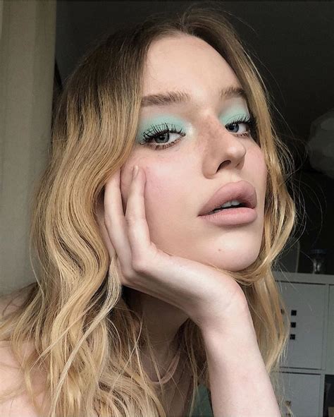 maartje convens on instagram “dusty mint chocolate chip🤍 🍪 i loved creating this dusty powdered