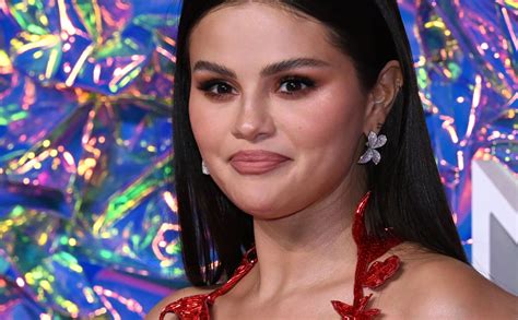 Selena Gomez En Couple La Star Confirme Sa Relation Avec Un Producteur De Musique Avec Une